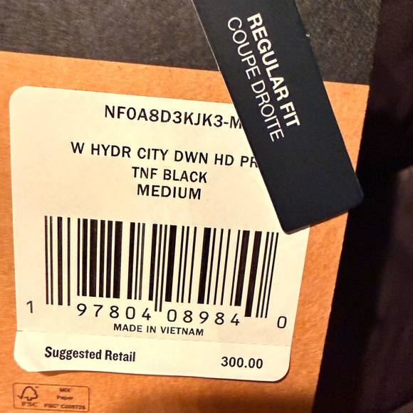 The North Face WOMEN’S HYDRENALITE™ CITY DOWN HOODED PARKA in black - Picture 3 of 5